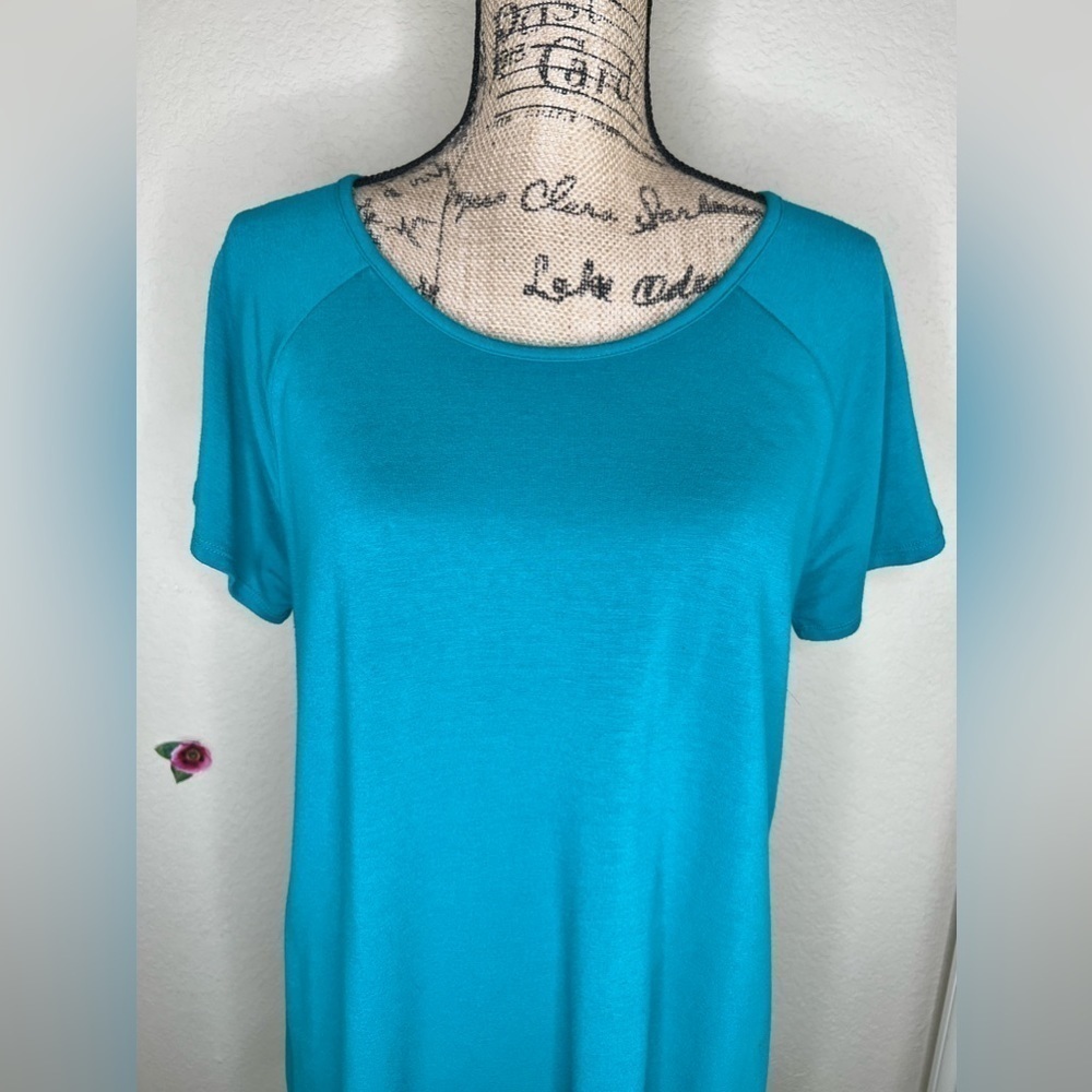 Premise Split Back Tunic - Picture 3 of 12